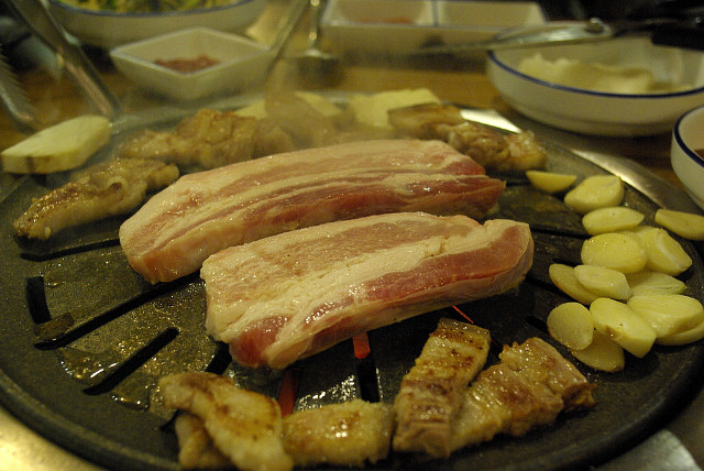 산청엔흙돼지 이미지