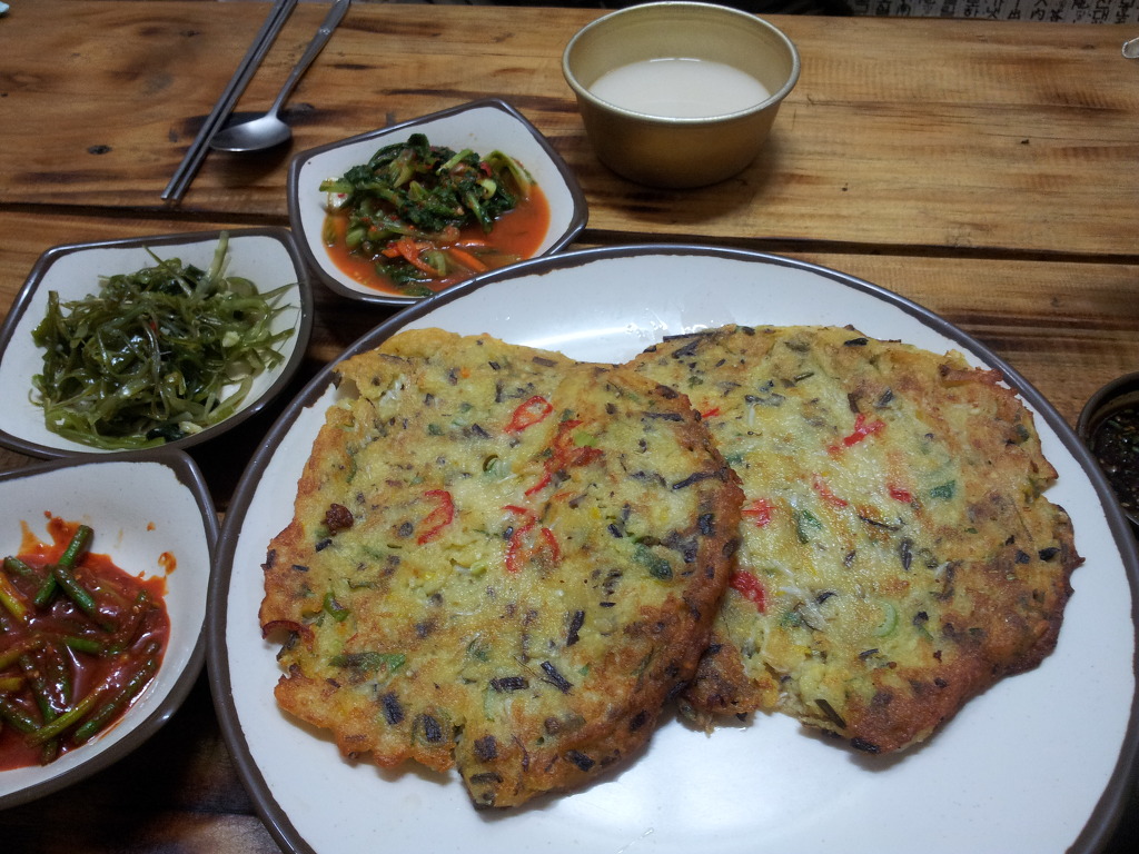 막걸리한잔에빈대떡 이미지