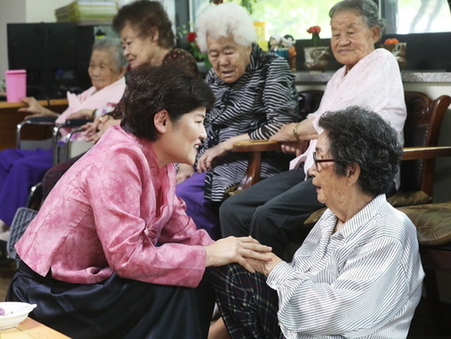 2년전 정유라 옹호했던 새누리 의원중 강은희 여가부장관. jpg | 인스티즈