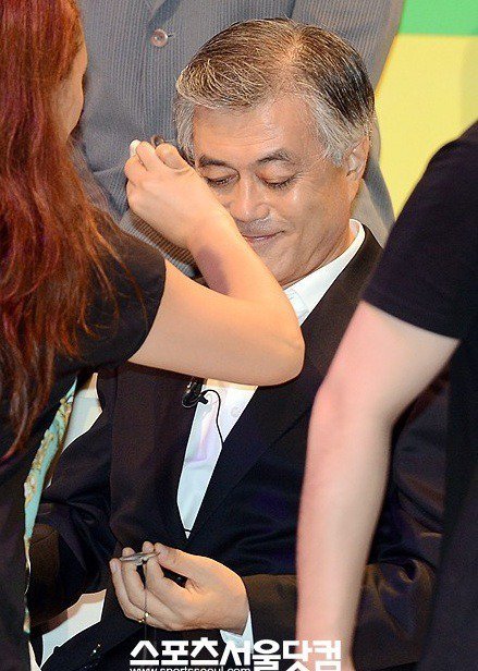메이크업받는 대통령님.jpg | 인스티즈