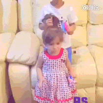 여동생 머리묶는 오빠.gif | 인스티즈