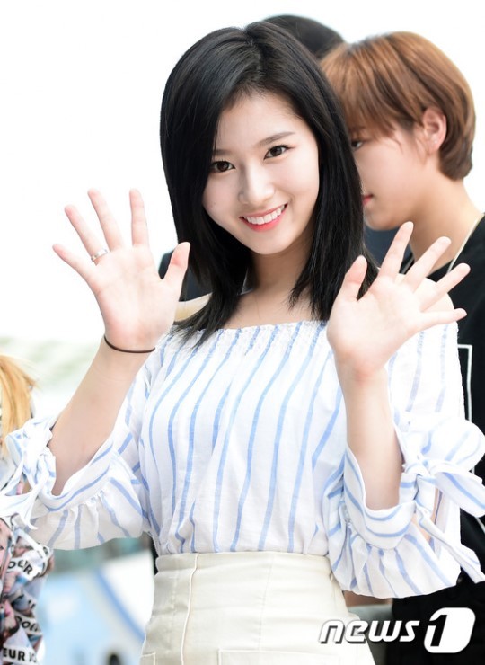 트와이스 LA 갈비 먹으러 출국하는 짤 | 인스티즈