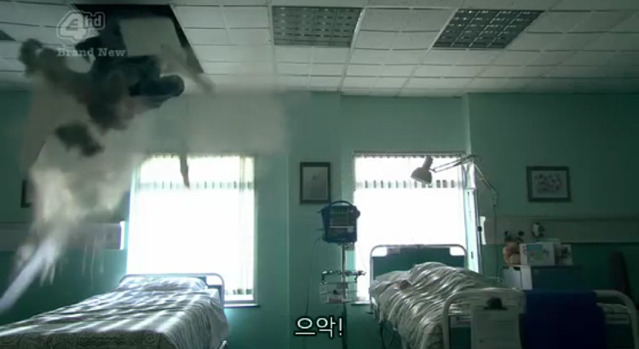 [스킨스] 혼수상태였던 여자친구가 깨어났다 | 인스티즈