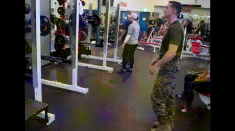 철봉 제대로 할줄 모르는 사람.gif | 인스티즈