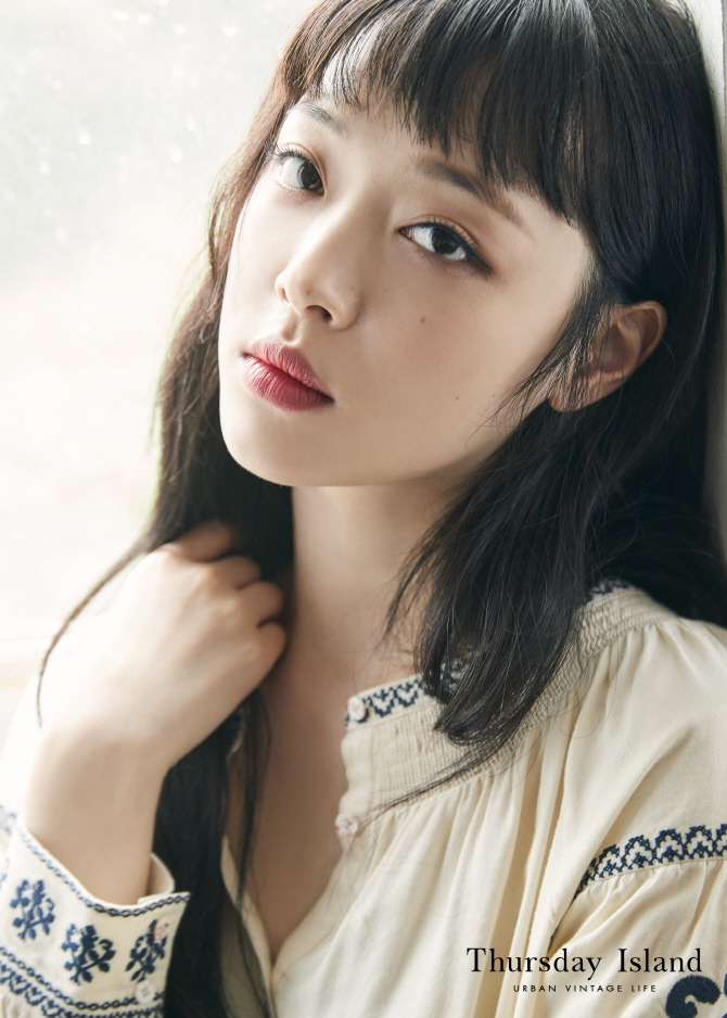 설리 새로운 화보 | 인스티즈
