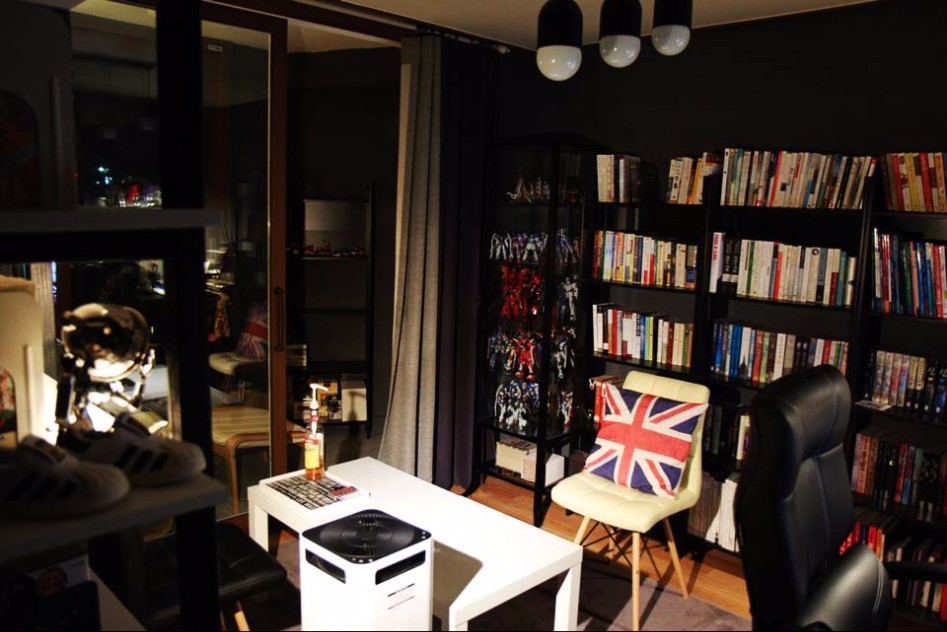 혼자만의 방을 꾸며본 루리웹 아재 .jpg | 인스티즈