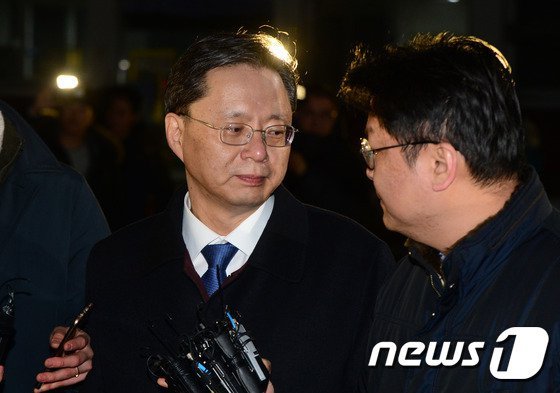 오늘자 구치소 나서는 우병우 | 인스티즈