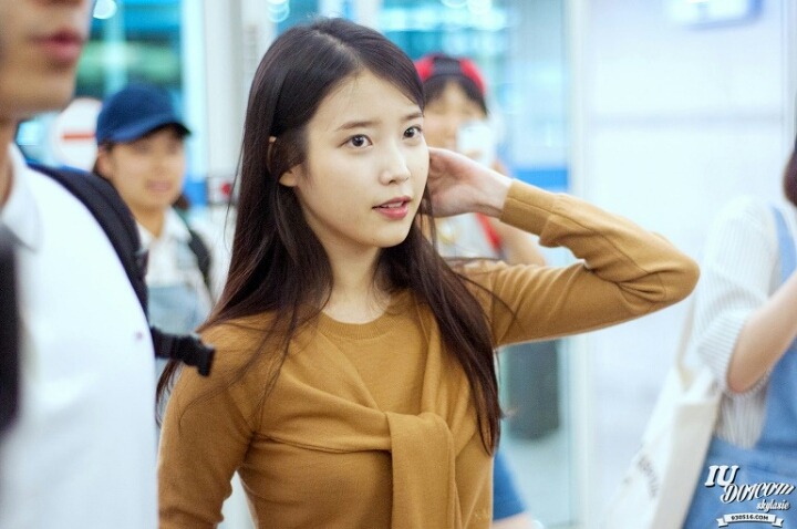 아이유 황청 코디.jpg | 인스티즈