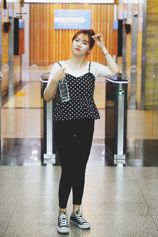 [오마이걸] 낮잠을 자고 싶지만 일은 해야하니 효정이 | 인스티즈