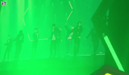 엑소 무대에 선 유재석 ㅋ | 인스티즈