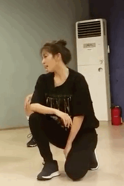 코믹한 춤도 느낌있게 소화하는 슬기.gif | 인스티즈