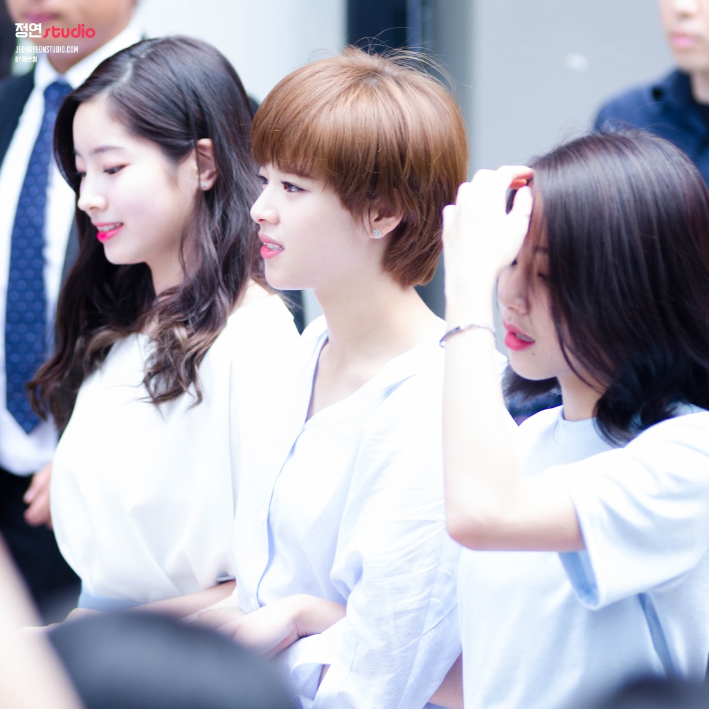 오늘자 트와이스 팬사인회 정연 | 인스티즈