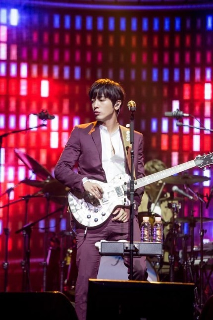 [밑줄치는기자] 정용화는 정말 단순히 효자일까? 애매한 FNC 공식입장 | 인스티즈