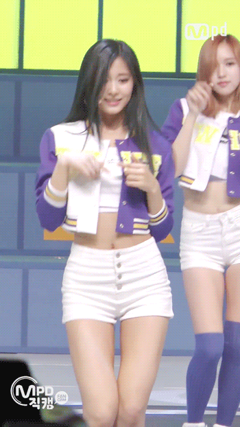 [트와이스] 오늘 쯔위 엠카 움짤 두장 | 인스티즈