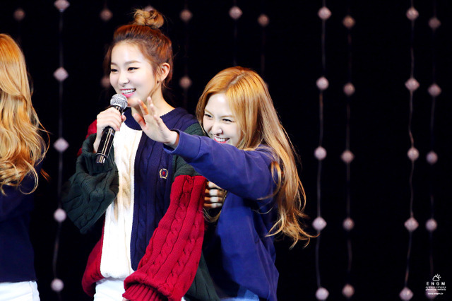레드벨벳 슬기 왼쪽 어깨 뒤.jpgif | 인스티즈