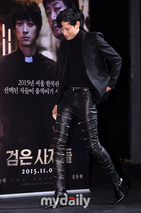 오늘자 ㅎㄷㄷ한 강동원 패션.jpg | 인스티즈