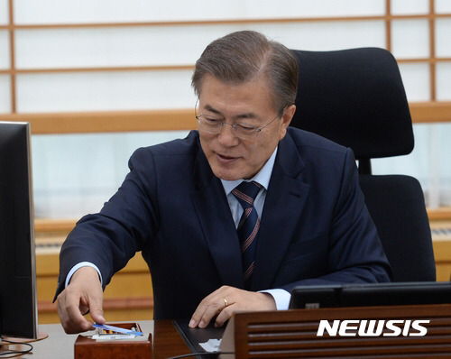결재중인 대통령.jpg | 인스티즈