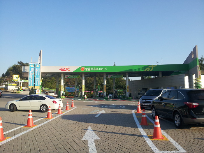 명품주유소 이미지
