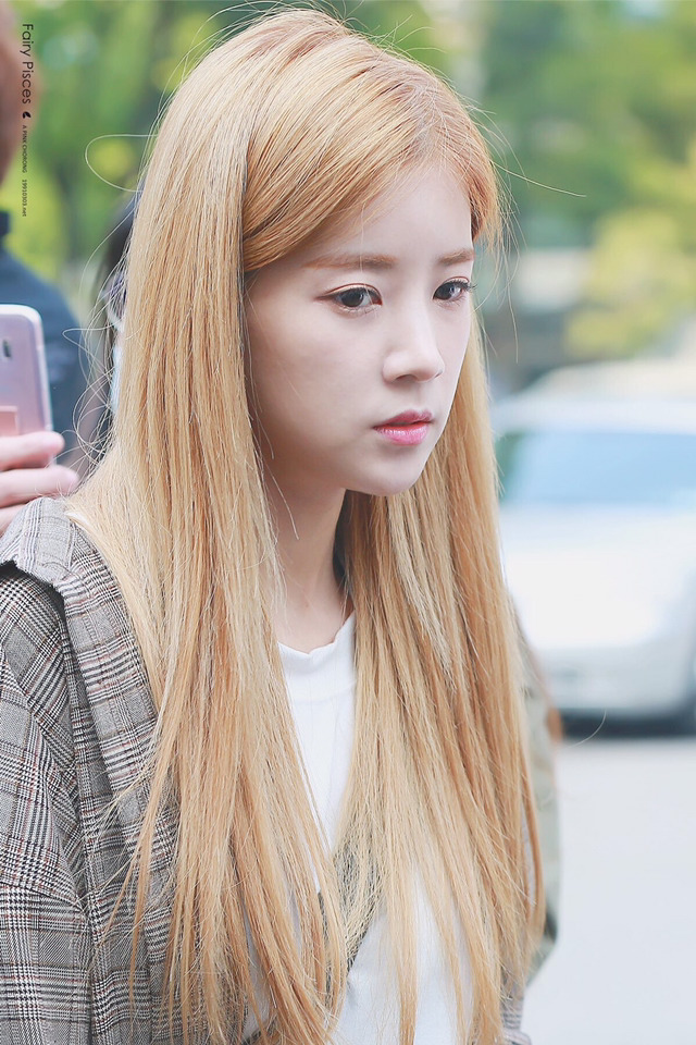 [에이핑크] 6월의 마지막 업로드는 누구로 할까 고민하다가 박초롱 | 인스티즈