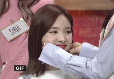 161101 asc 아기 맹수 챙에게 마사지받는 나연이 | 인스티즈