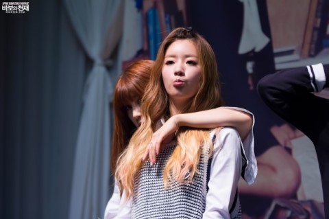 박초롱&윤보미 | 인스티즈