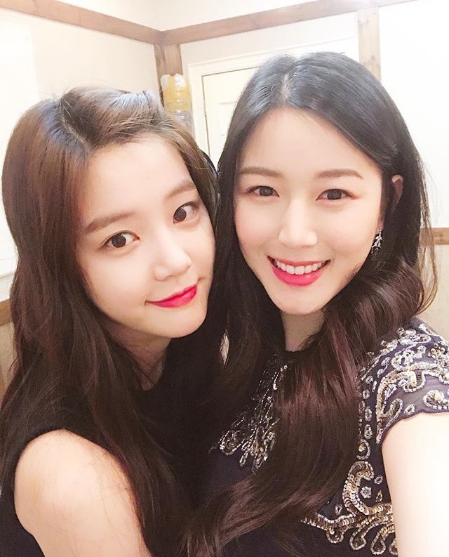 오늘자 이유비 이다인 자매 | 인스티즈