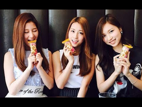 여름에도 딱 붙어다니는 트와이스 미사모.gif | 인스티즈