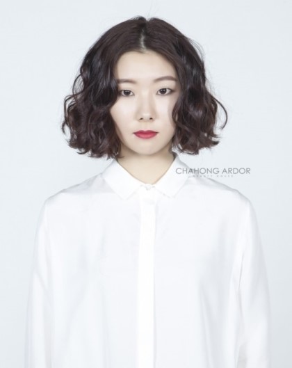 단발머리 이미지