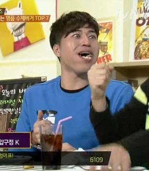 수제버거 처음 먹는 사람.JPG | 인스티즈