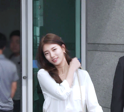 인사는 세 번 씩 하는 수지 | 인스티즈