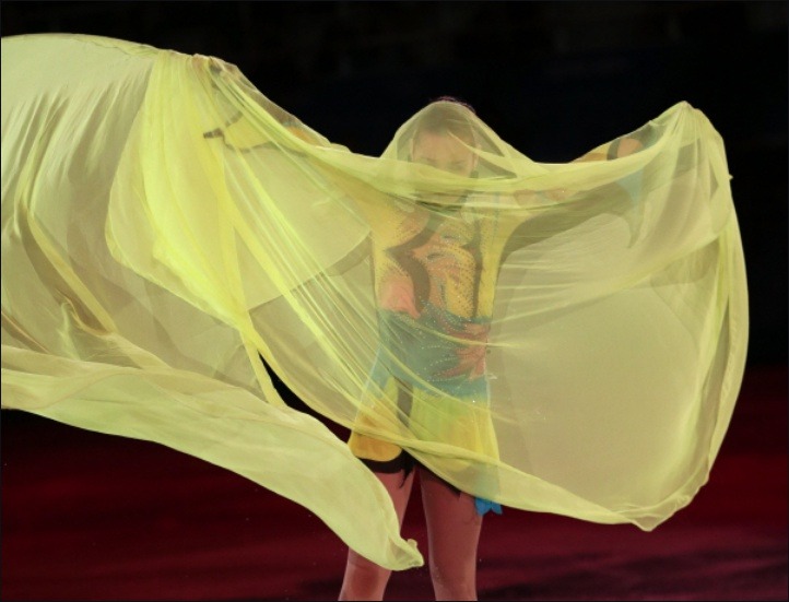 다시봐도 어이없는 소트니코바 형광나방쇼ㅋㅋㅋㅋㅋㅋㅋㅋㅋㅋㅋㅋㅋㅋㅋ | 인스티즈