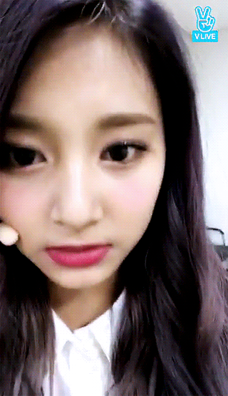 [twice] 오늘 깜짝 개인V앱한 쯔위 움짤.gif | 인스티즈