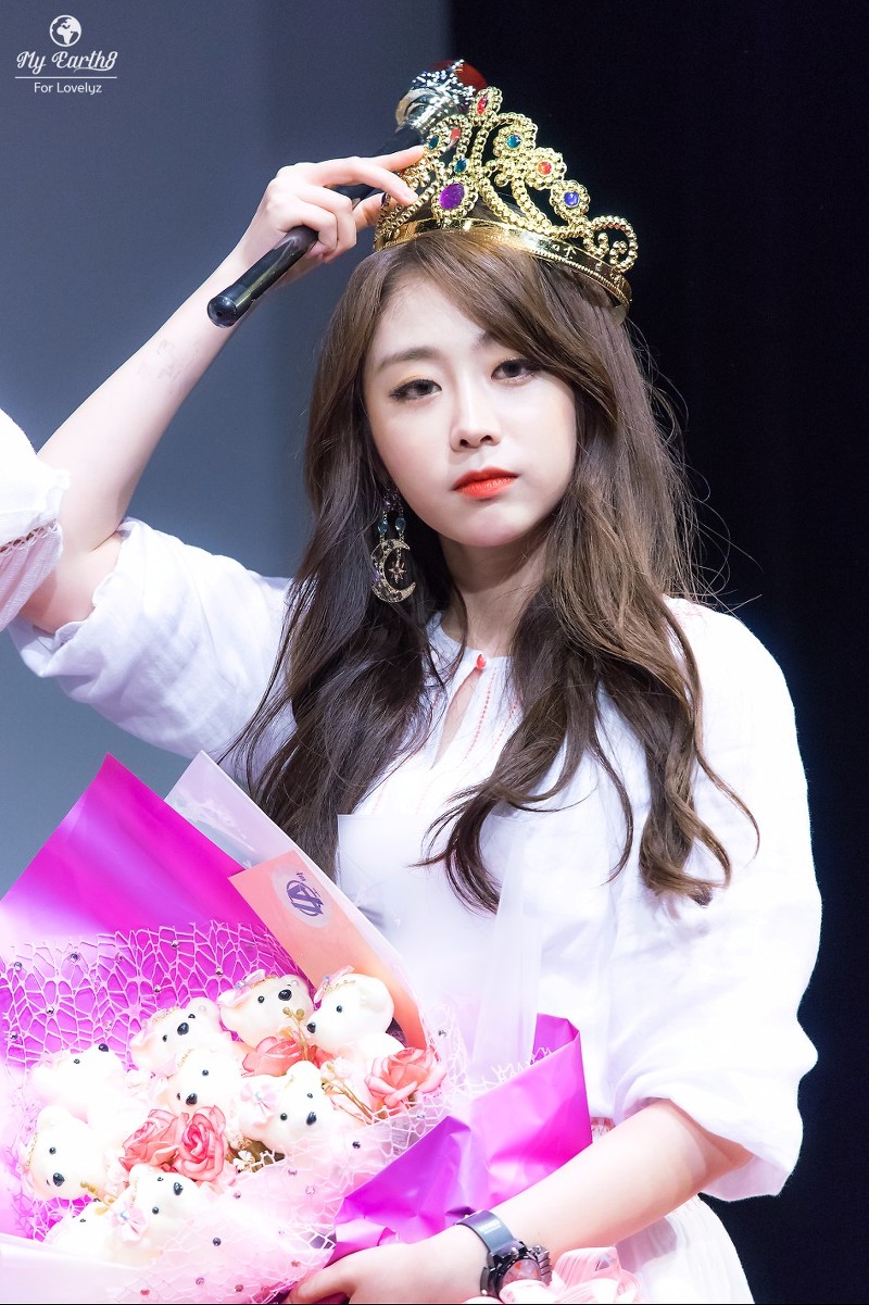 왕관을 쓴 러블리즈 지수 | 인스티즈