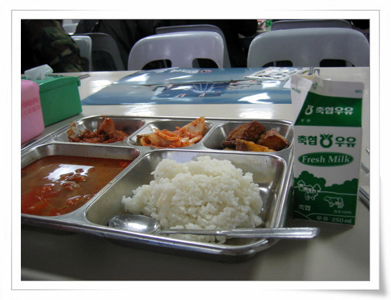 군대 아침식사 우유 호불호 | 인스티즈
