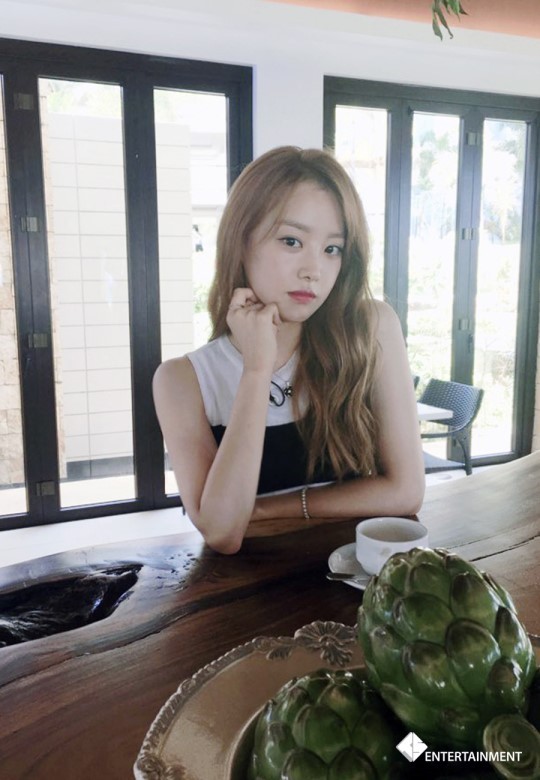 보라카이로 여름휴가 다녀온 손나은.jpg | 인스티즈