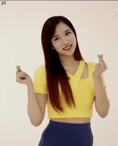 트와이스 미나 이 표정 뭔가 재밌어보여 | 인스티즈