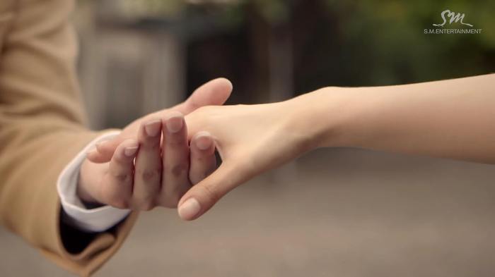  어이없는 규현 신곡 뮤직비디오 캡처 | 인스티즈