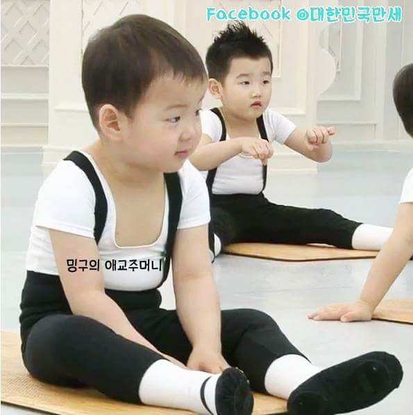 애교주머니를 가지고 태어난 모태귀요미 민국이 모음.gif (데이터주의) | 인스티즈