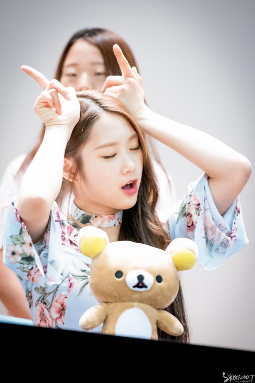 겉으로 보기엔 시크해보이지만 실제론 착한 오마이걸 지호.JPG | 인스티즈