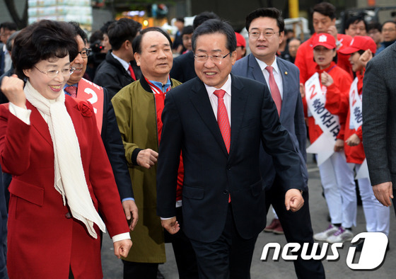 오늘 유세 끝나고 순대국밥 드시는 서민 대통령.jpg | 인스티즈