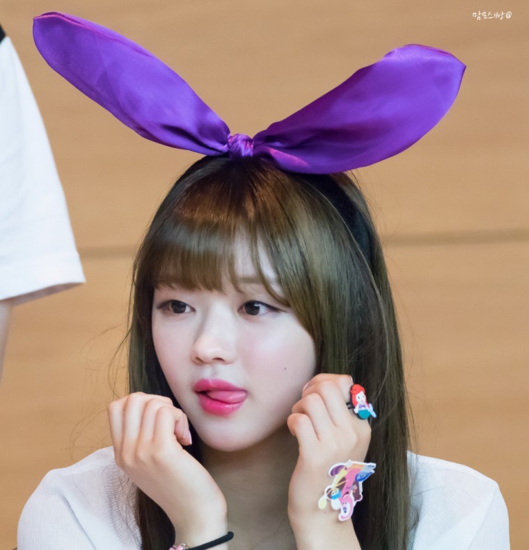볼이랑 입술이 귀여운 오마이걸 유아 | 인스티즈