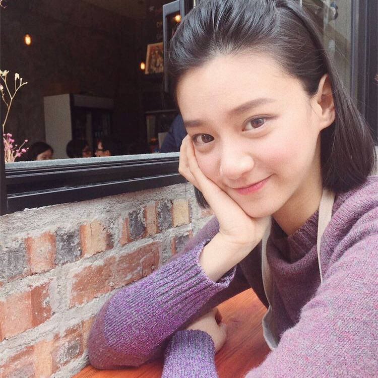 떠오르는 93년생 홍콩 여자 모델겸 배우.jpgif | 인스티즈