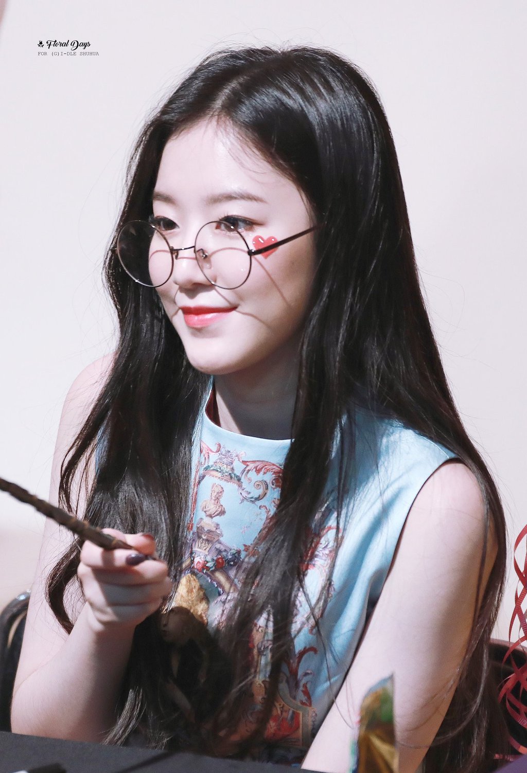 (여자)아이들의 비쥬얼담당 백설공주 슈화.jpgif (311장) | 인스티즈