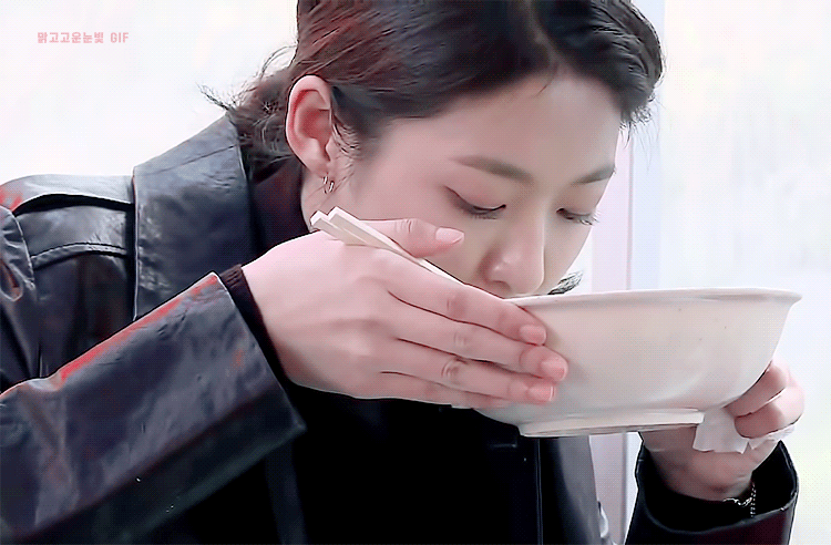 가로체널에서 크리에이터가된 설현이.gif | 인스티즈