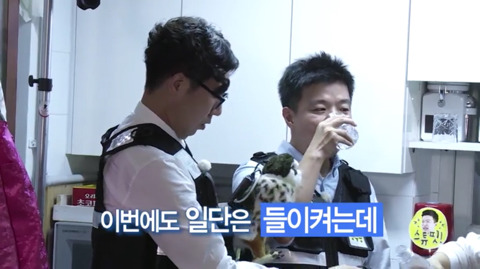 소비요정에게 흔들리는 김생민(feat. 탄.산.수.제.조.기??) | 인스티즈