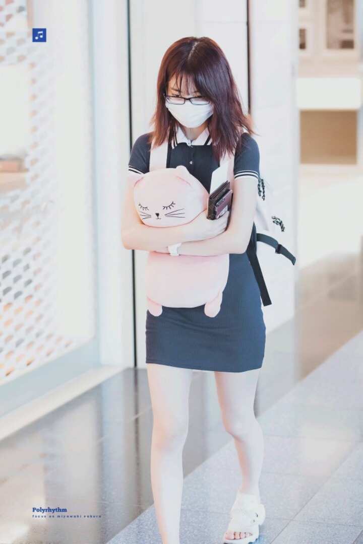 안경 낀 아이즈원 사쿠라 | 인스티즈