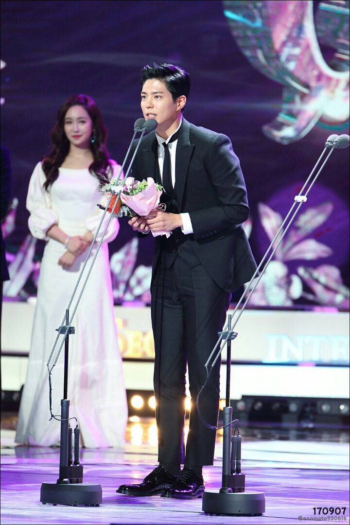 박보검 쓰리피스 수트 코디 수준.JPG | 인스티즈