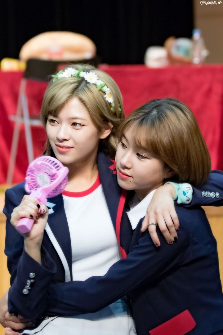 돈다돌아 트와이스 회전문.jpgif | 인스티즈