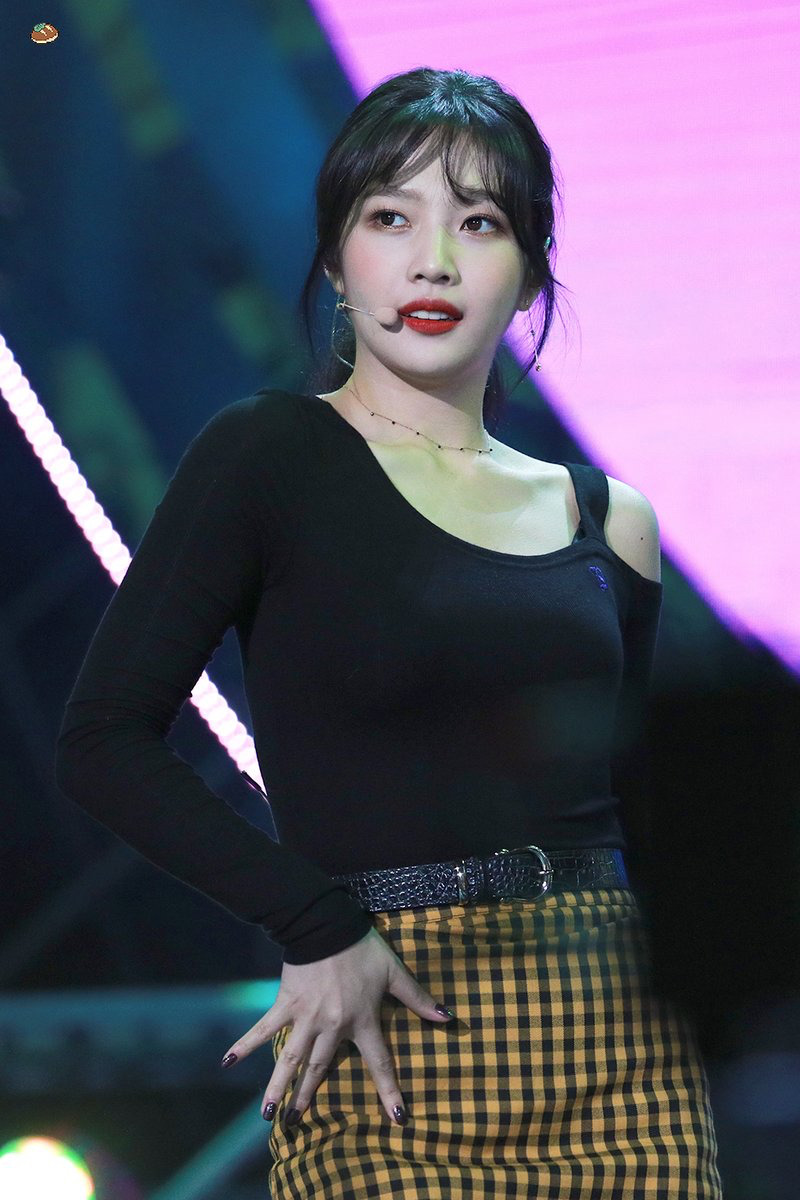 앞머리 내린 큐티섹시 체크 조이.jpgif | 인스티즈