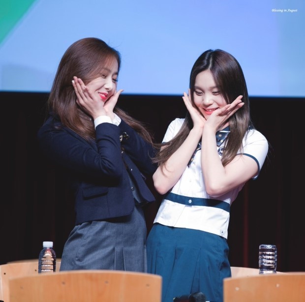 여자친구 엄지 | 인스티즈